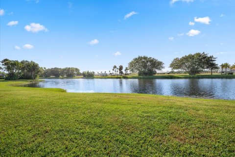 Condominio en alquiler en Wellington, Florida, 3 dormitorios, 167.22 m2 № 815408 - foto 1