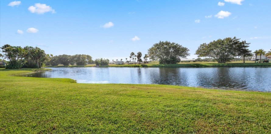 Condominio en Wellington, Florida, 3 dormitorios  № 815408