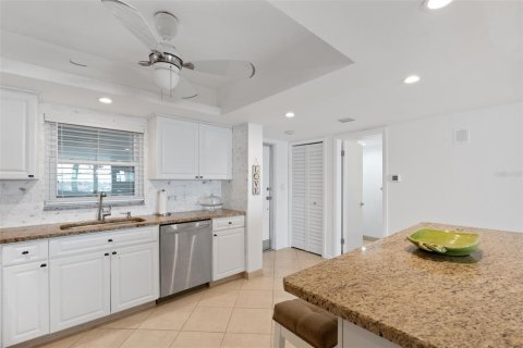 Copropriété à vendre à Saint Petersburg, Floride: 1 chambre, 98.48 m2 № 2097644 - photo 8