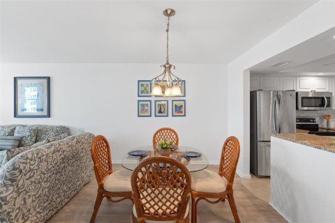 Copropriété à vendre à Saint Petersburg, Floride: 1 chambre, 98.48 m2 № 2097644 - photo 11