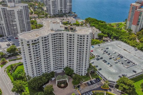 Condo in Aventura, Florida, 2 bedrooms  № 1842733 - photo 2