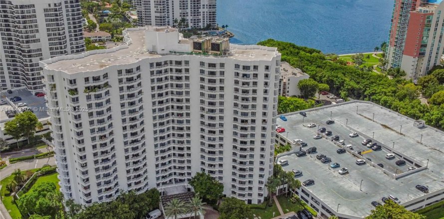 Condo in Aventura, Florida, 2 bedrooms № 1842733