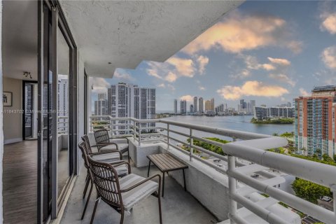 Condo in Aventura, Florida, 2 bedrooms  № 1842733 - photo 26