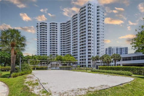 Condo in Aventura, Florida, 2 bedrooms  № 1842733 - photo 5