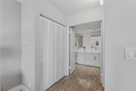 Condo in Aventura, Florida, 2 bedrooms  № 1842733 - photo 19