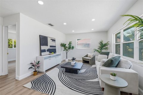 Villa ou maison à vendre à Tampa, Floride: 4 chambres, 139.26 m2 № 2095898 - photo 5