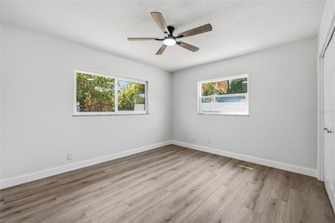 Villa ou maison à vendre à Tampa, Floride: 4 chambres, 139.26 m2 № 2095898 - photo 15