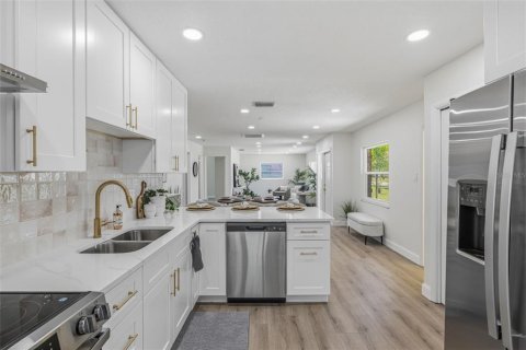 Villa ou maison à vendre à Tampa, Floride: 4 chambres, 139.26 m2 № 2095898 - photo 13