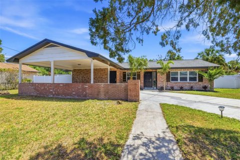 Villa ou maison à Tampa, Floride 4 chambres, 139.26 m2 № 2095898