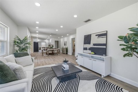 Villa ou maison à vendre à Tampa, Floride: 4 chambres, 139.26 m2 № 2095898 - photo 6