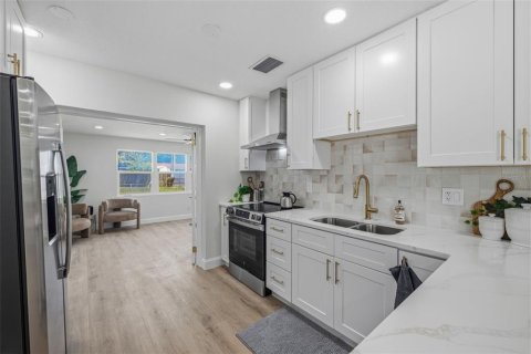 Villa ou maison à vendre à Tampa, Floride: 4 chambres, 139.26 m2 № 2095898 - photo 11