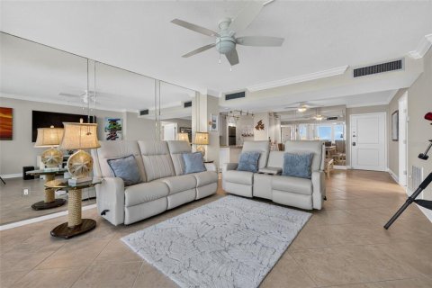 Condo in Clearwater, Florida, 2 bedrooms  № 2315322 - photo 15