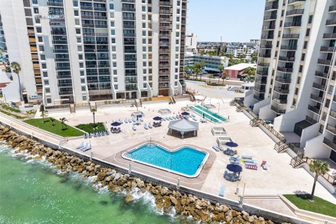 Condo in Clearwater, Florida, 2 bedrooms  № 2315322 - photo 7