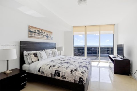 Condo in Hallandale Beach, Florida, 2 bedrooms  № 1888760 - photo 12
