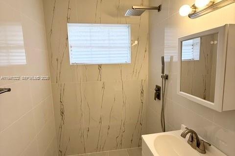 Casa en alquiler en Dania Beach, Florida, 3 dormitorios, 84.54 m2 № 1998565 - foto 14