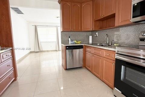 Casa en alquiler en Dania Beach, Florida, 3 dormitorios, 84.54 m2 № 1998565 - foto 6