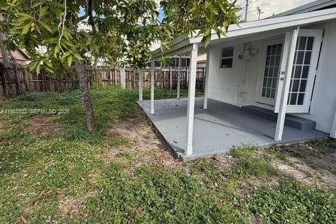 Casa en alquiler en Dania Beach, Florida, 3 dormitorios, 84.54 m2 № 1998565 - foto 20