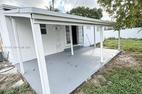 Casa en alquiler en Dania Beach, Florida, 3 dormitorios, 84.54 m2 № 1998565 - foto 18