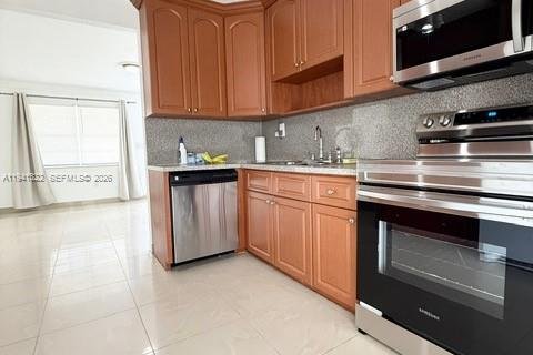 Casa en alquiler en Dania Beach, Florida, 3 dormitorios, 84.54 m2 № 1998565 - foto 7