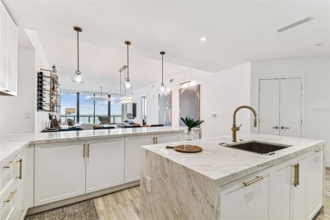 Copropriété à louer à Tampa, Floride: 3 chambres, 223.34 m2 № 1881421 - photo 10