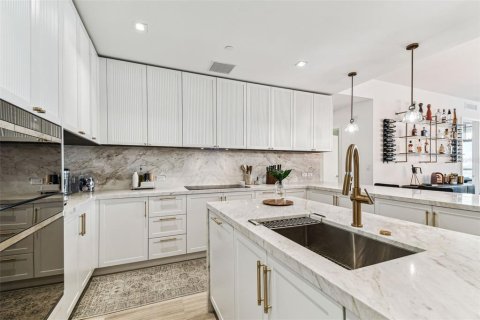 Copropriété à louer à Tampa, Floride: 3 chambres, 223.34 m2 № 1881421 - photo 9