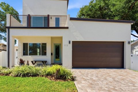 House in Tampa, Florida 3 bedrooms, 198.63 sq.m. № 2137931