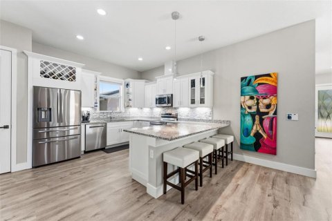 Villa ou maison à vendre à Tampa, Floride: 3 chambres, 198.63 m2 № 2137931 - photo 10