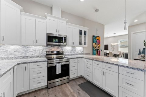 Villa ou maison à vendre à Tampa, Floride: 3 chambres, 198.63 m2 № 2137931 - photo 11
