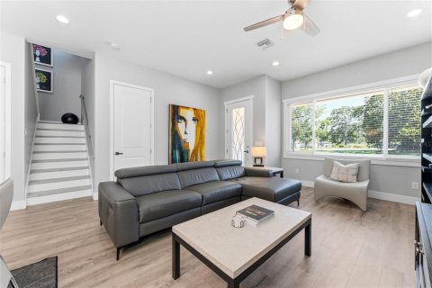 Villa ou maison à vendre à Tampa, Floride: 3 chambres, 198.63 m2 № 2137931 - photo 5