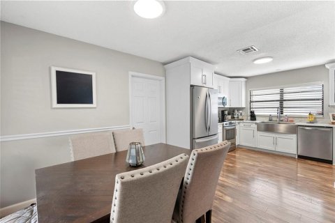 Casa en venta en Tampa, Florida, 3 dormitorios, 145.76 m2 № 2383926 - foto 13