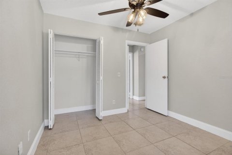 House in Winter Springs, Florida 3 bedrooms, 120.59 sq.m. № 2305953 - photo 28