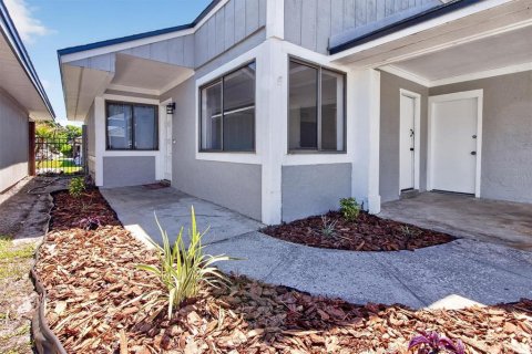 House in Winter Springs, Florida 3 bedrooms, 120.59 sq.m. № 2305953 - photo 10