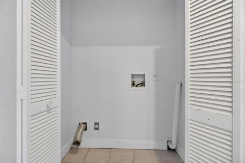 House in Winter Springs, Florida 3 bedrooms, 120.59 sq.m. № 2305953 - photo 26