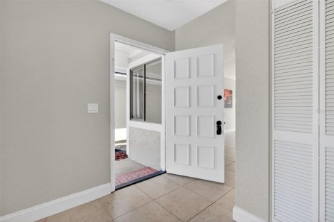 House in Winter Springs, Florida 3 bedrooms, 120.59 sq.m. № 2305953 - photo 13