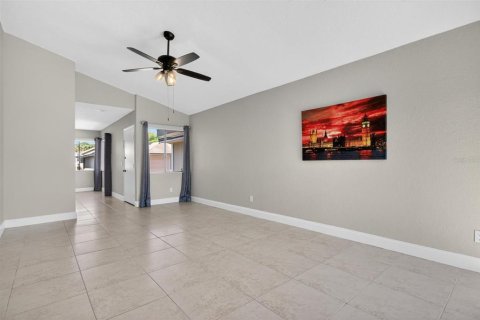 House in Winter Springs, Florida 3 bedrooms, 120.59 sq.m. № 2305953 - photo 20