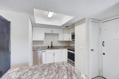 House in Winter Springs, Florida 3 bedrooms, 120.59 sq.m. № 2305953 - photo 22