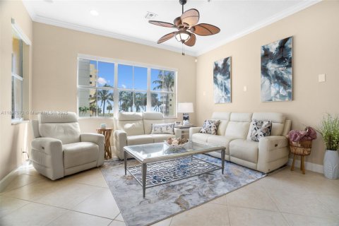 Condo in Jensen Beach, Florida, 4 bedrooms  № 1948516 - photo 15