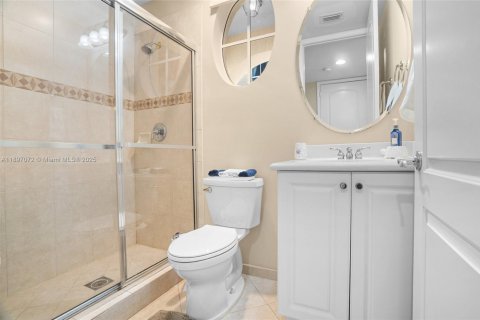 Condo in Jensen Beach, Florida, 4 bedrooms  № 1948516 - photo 9