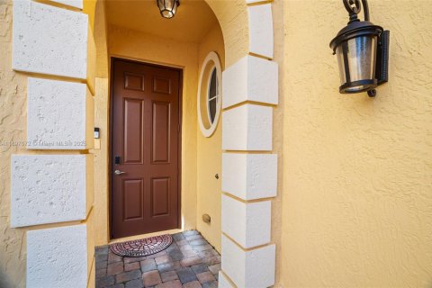 Condo in Jensen Beach, Florida, 4 bedrooms  № 1948516 - photo 5
