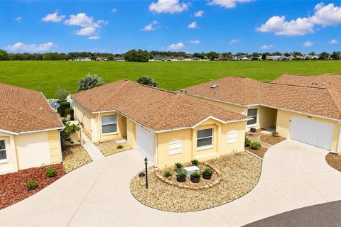 House in The Villages, Florida 2 bedrooms, 90.86 sq.m. № 2356285