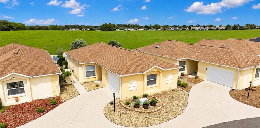 Villa ou maison à The Villages, Floride 2 chambres, 90.86 m2 № 2356285