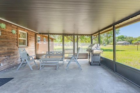 House in Zephyrhills, Florida 3 bedrooms, 125.14 sq.m. № 1876696 - photo 15