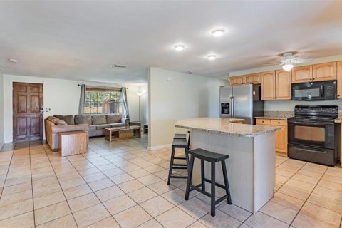 House in Zephyrhills, Florida 3 bedrooms, 125.14 sq.m. № 1876696 - photo 6