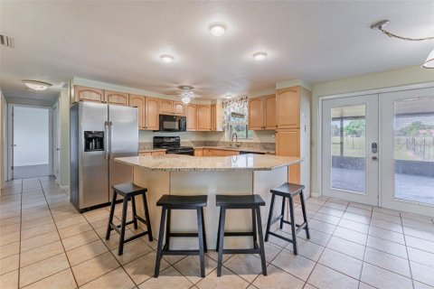 House in Zephyrhills, Florida 3 bedrooms, 125.14 sq.m. № 1876696 - photo 5