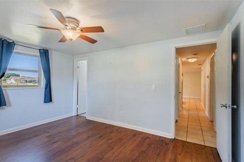 House in Zephyrhills, Florida 3 bedrooms, 125.14 sq.m. № 1876696 - photo 12