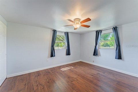 House in Zephyrhills, Florida 3 bedrooms, 125.14 sq.m. № 1876696 - photo 7