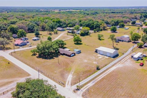 House in Zephyrhills, Florida 3 bedrooms, 125.14 sq.m. № 1876696 - photo 30