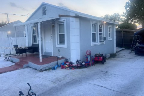 Casa en alquiler en Miami, Florida, 1 dormitorio № 2026372 - foto 2