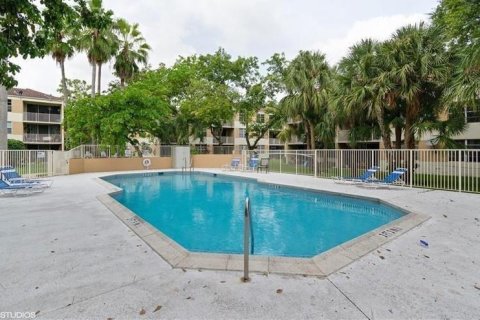 Condo in Coral Springs, Florida, 2 bedrooms  № 2194513 - photo 4