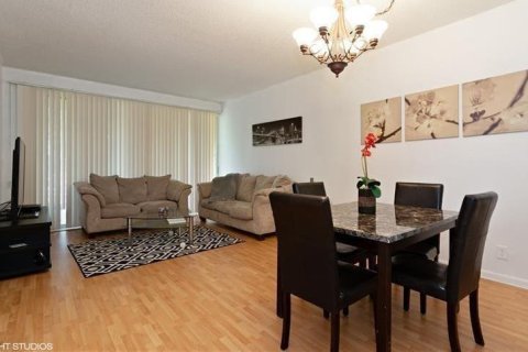 Condo in Coral Springs, Florida, 2 bedrooms  № 2194513 - photo 5